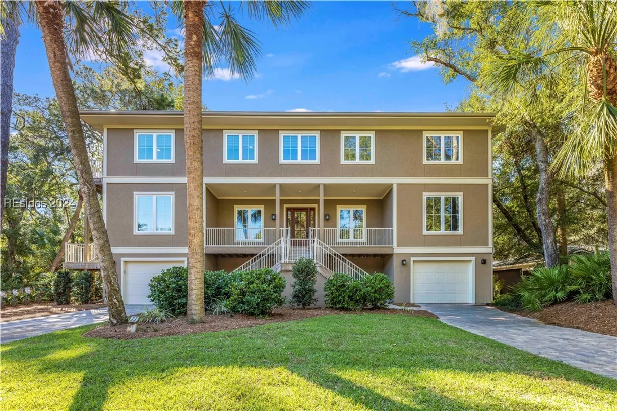 Charleston, SC Real Estate | View 11 Firethorn Lane | 5 Beds, 4 Baths