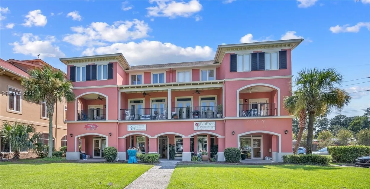 Charleston, SC Real Estate | View 10 Johnston Way, G | 2 Beds, 2 Baths