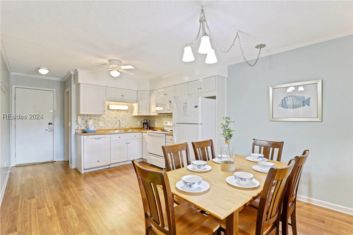 Charleston, SC Real Estate | View 40 Folly Field Road, G15 | Listing