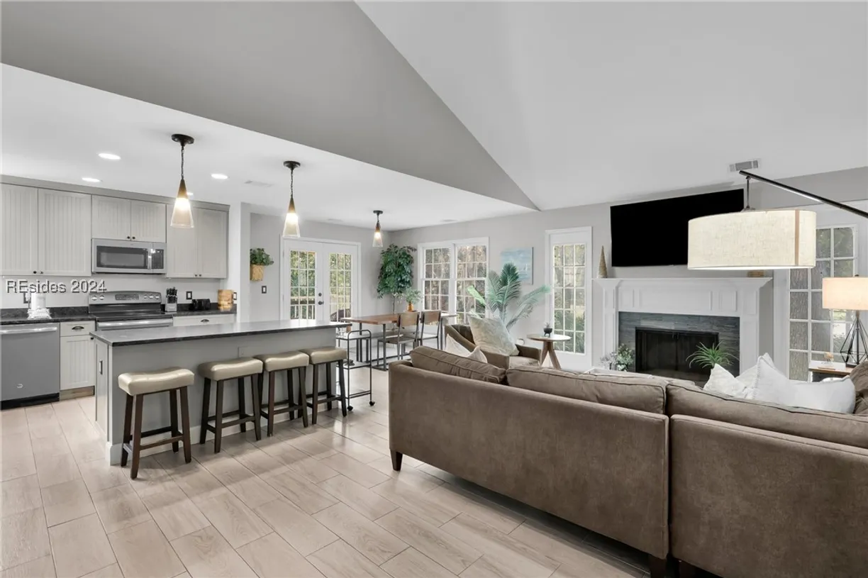 Charleston, SC Real Estate | View 70 Shipyard Drive, 142 | 2 Beds, 2 Baths
