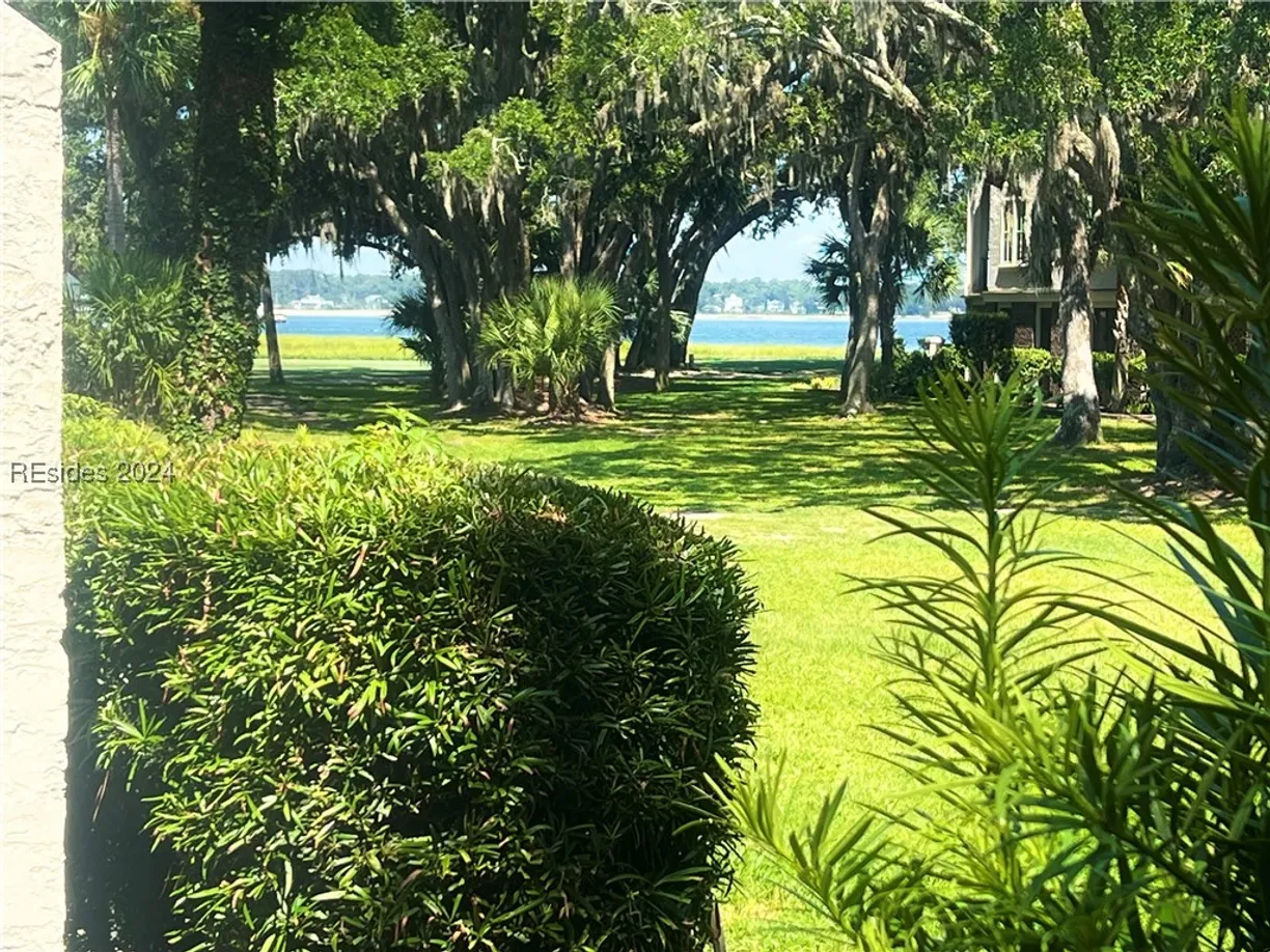 Charleston, SC Real Estate | View 6 Mizzenmast Court | Listing
