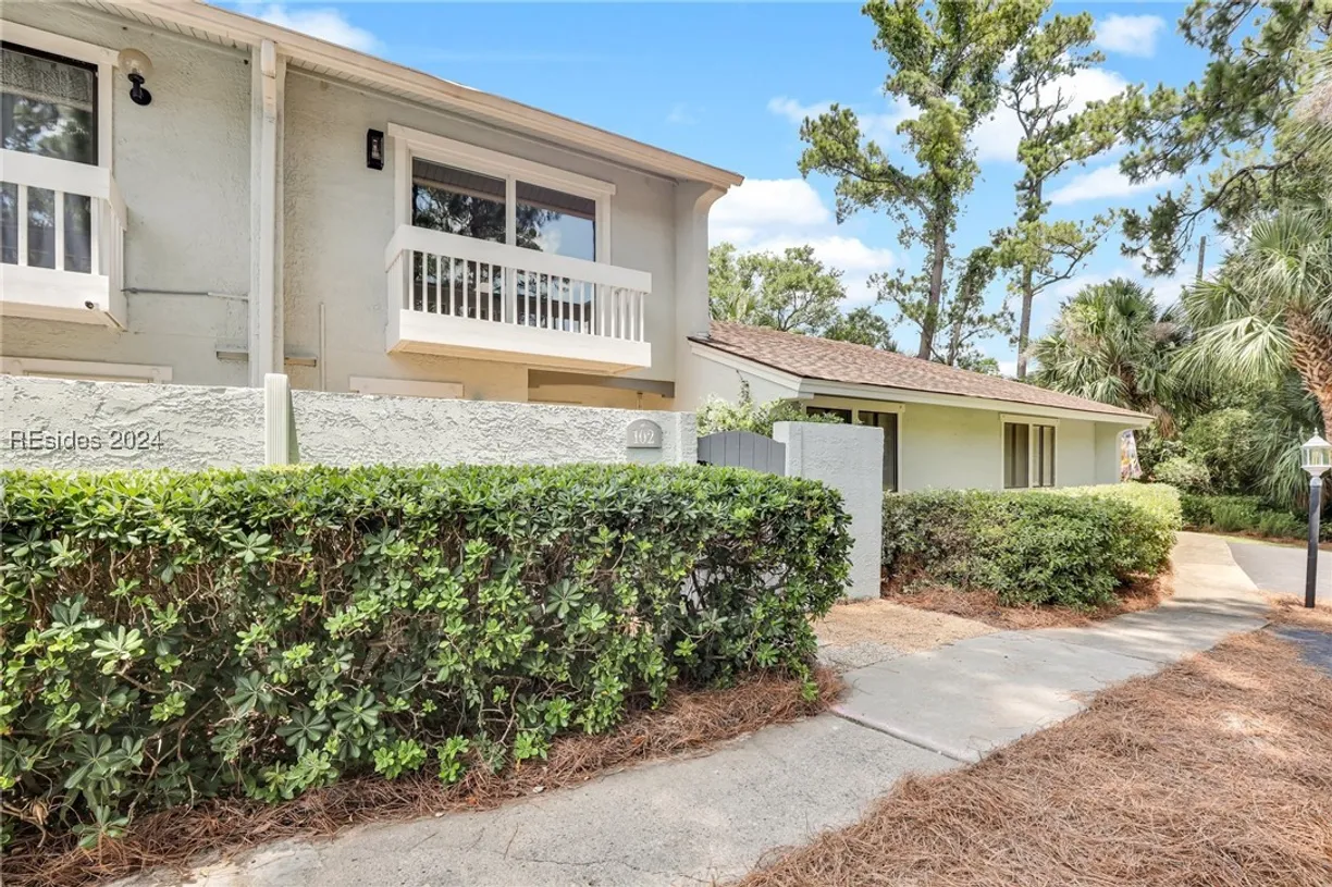 Charleston, SC Real Estate | View 2 William Hilton Parkway, 102 | 2 Beds, 1 Bath