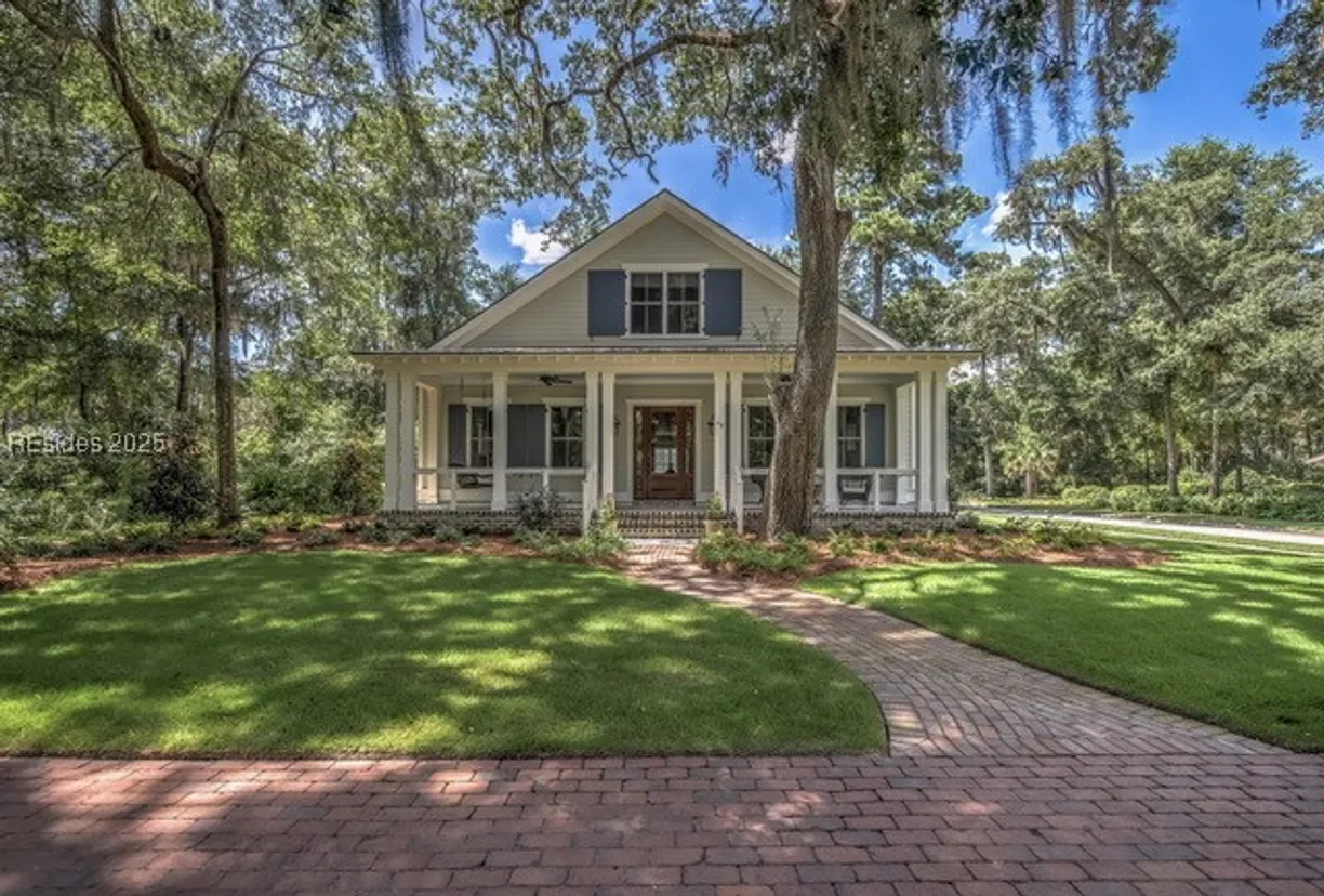 Charleston, SC Real Estate | View 14 Remington Road | 4 Beds, 3 Baths