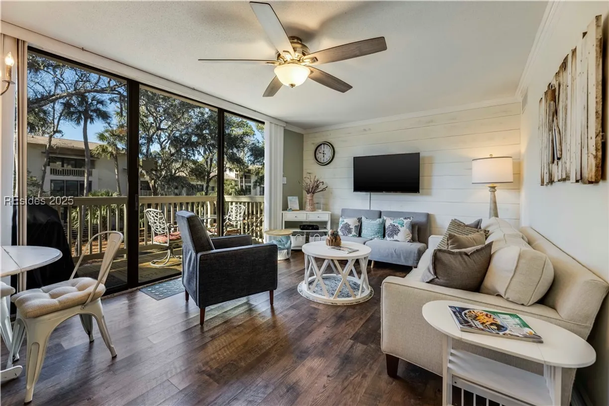 Charleston, SC Real Estate | View 42 S Forest Beach Drive, 3209 | 1 Bed, 1 Bath