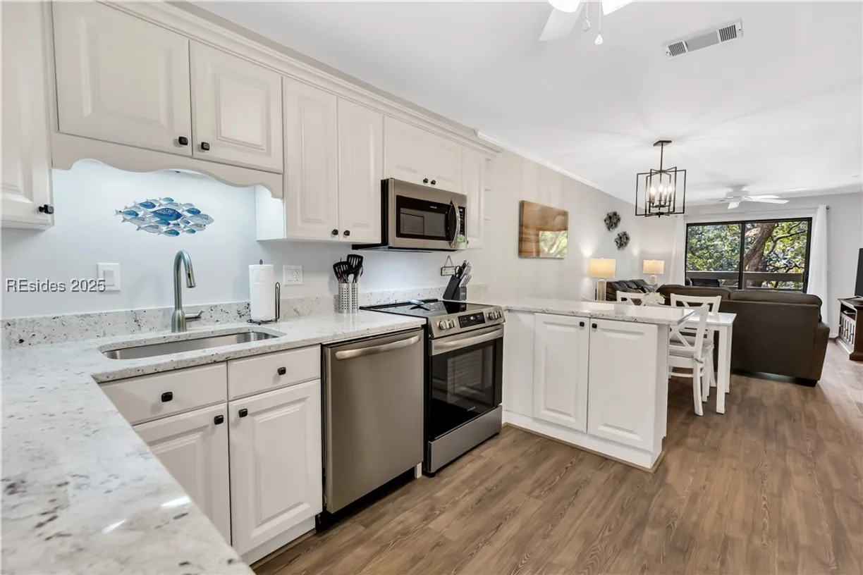 Charleston, SC Real Estate | View 45 Folly Field Road, 20J | 2 Beds, 2 Baths