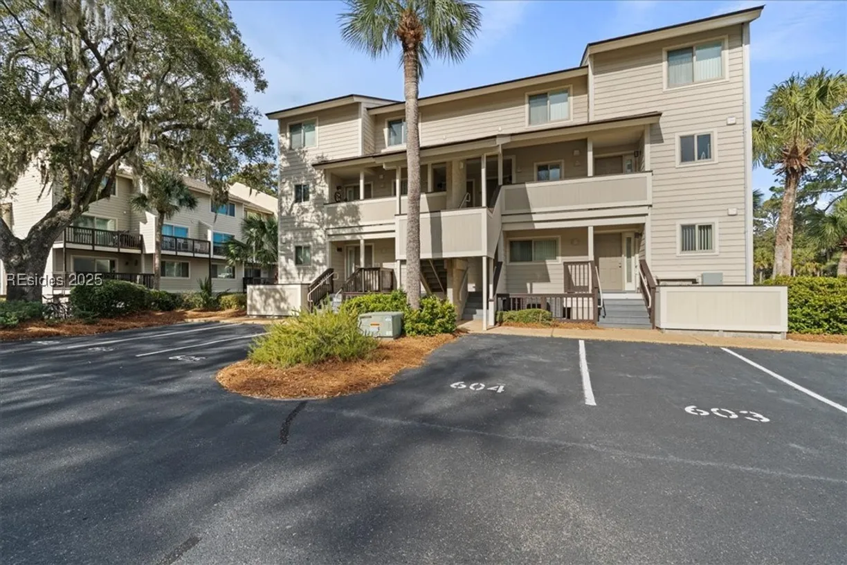 Charleston, SC Real Estate | View 5 Tanglewood Drive, 605 | 2 Beds, 2 Baths