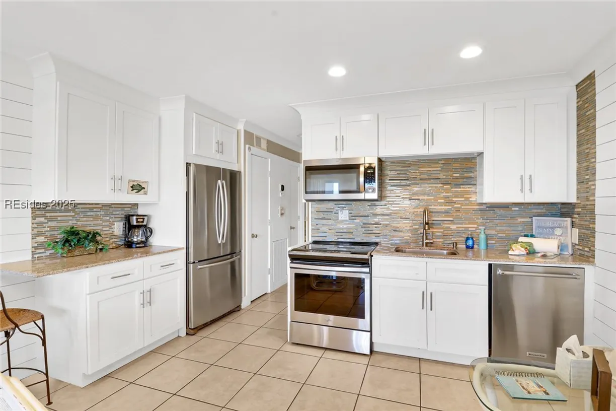 Charleston, SC Real Estate | View 40 Folly Field Road, A219 | 1 Bed, 1 Bath