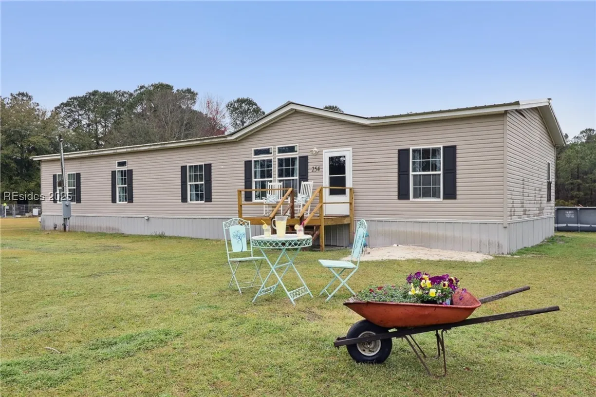 Charleston, SC Real Estate | View 254 Davidson Tower Road | 4 Beds, 2 Baths