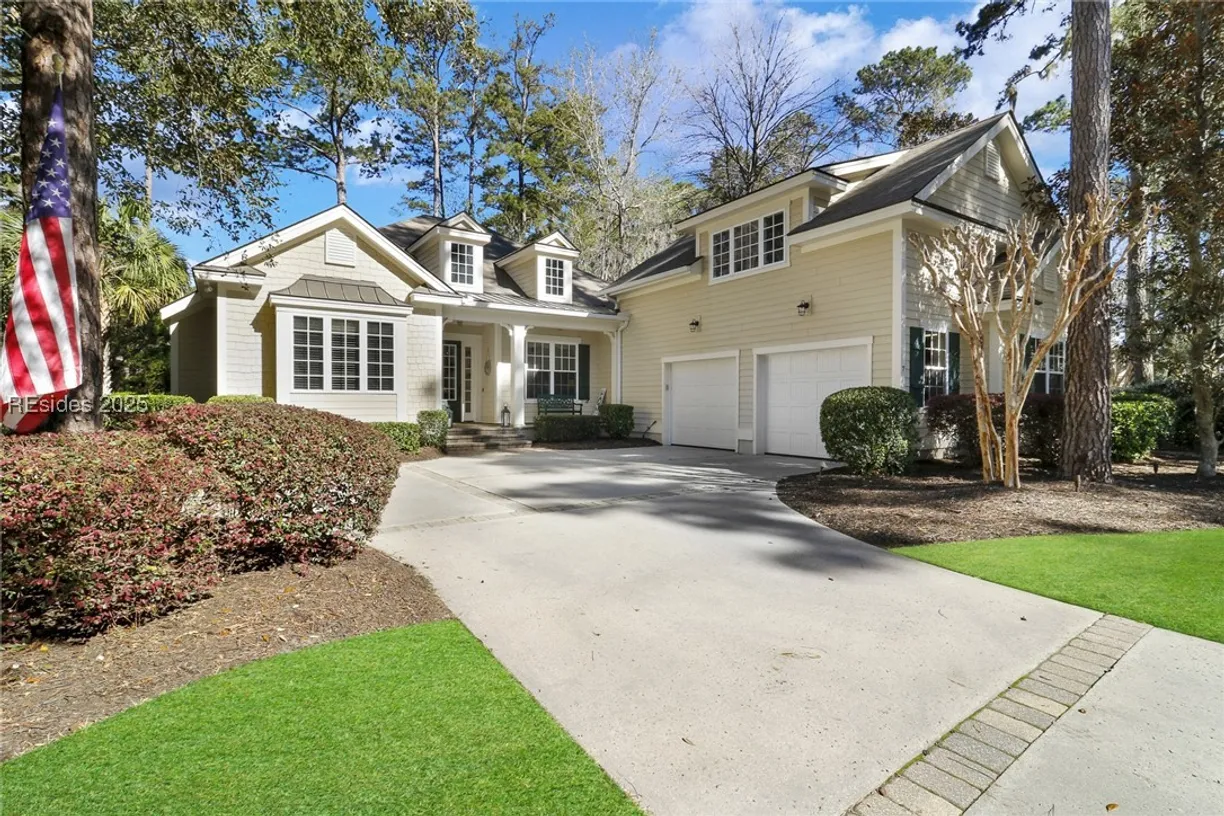 Charleston, SC Real Estate | View 7 E Summerton Court | 4 Beds, 4 Baths