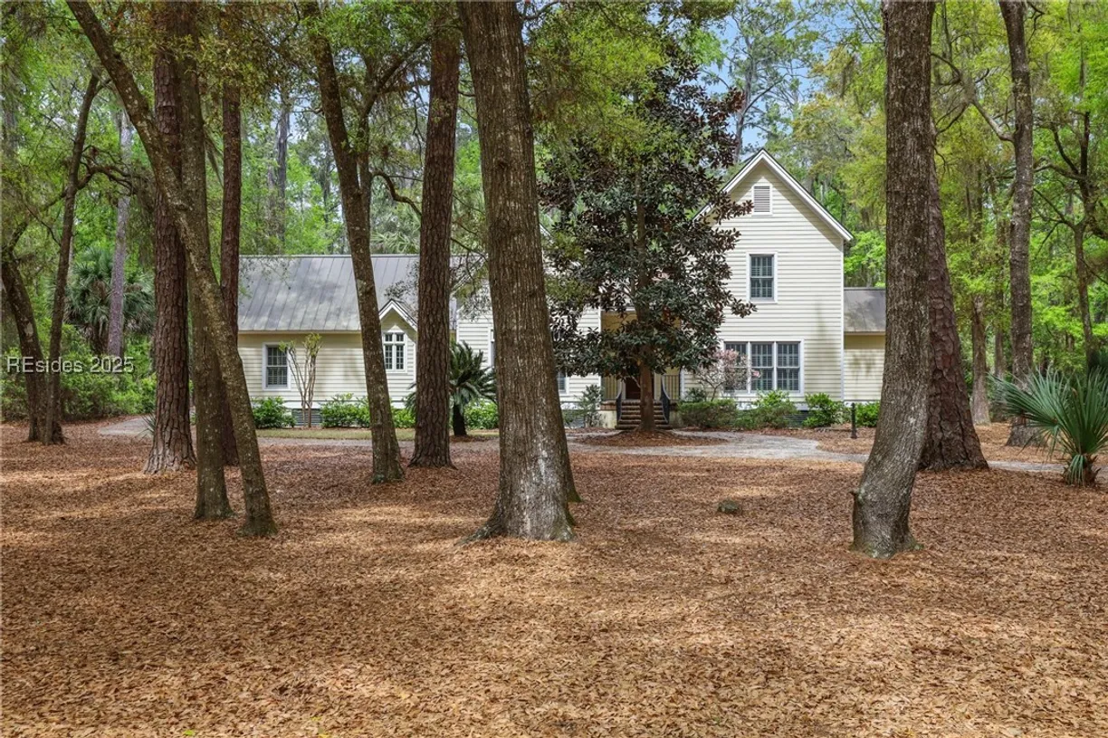Charleston, SC Real Estate | View 6 Outer Banks Way | 4 Beds, 4 Baths