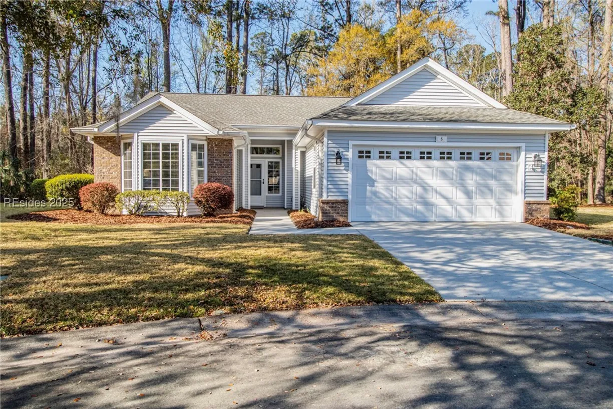 Charleston, SC Real Estate | View 5 Crowell Court | 2 Beds, 2 Baths