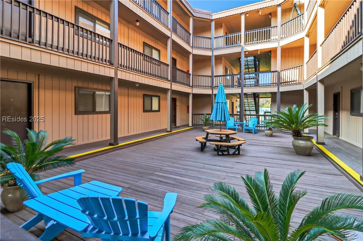 Charleston, SC Real Estate | View 40 Folly Field Road, E20 | 2 Beds, 2 Baths