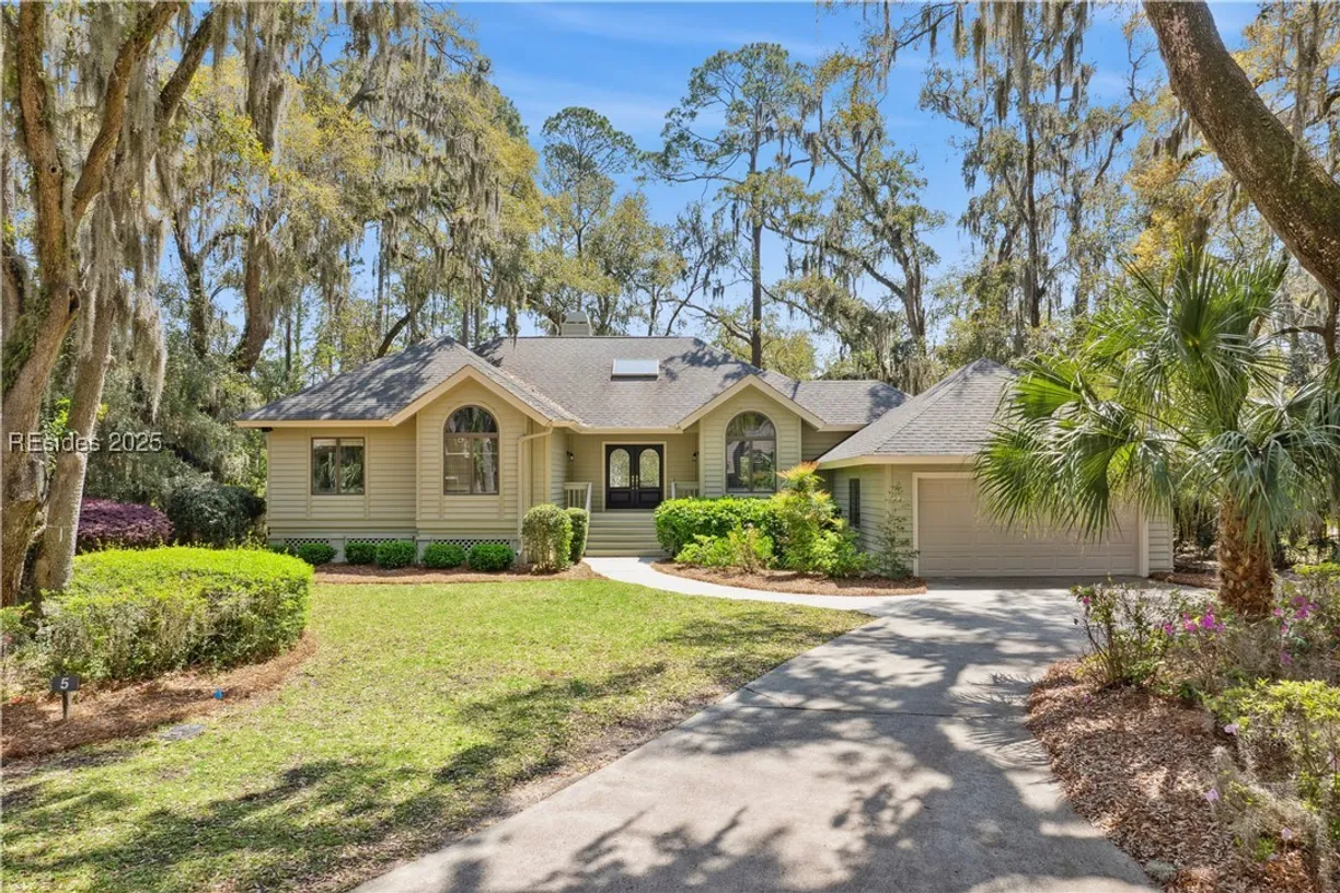 Charleston, SC Real Estate | View 5 Bateau Road | 3 Beds, 2 Baths