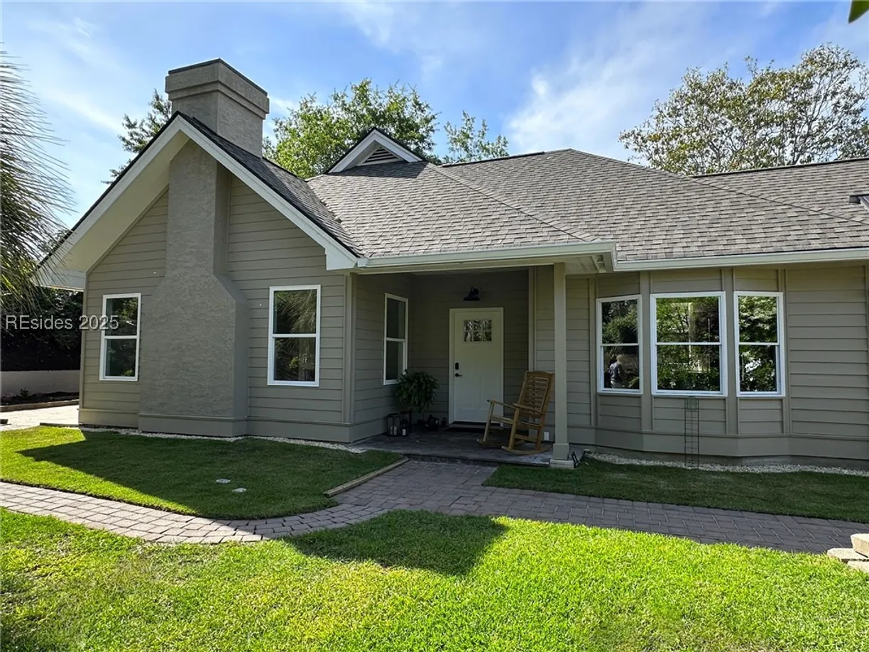 Charleston, SC Real Estate | View 10 Royal Pointe Drive | Listing