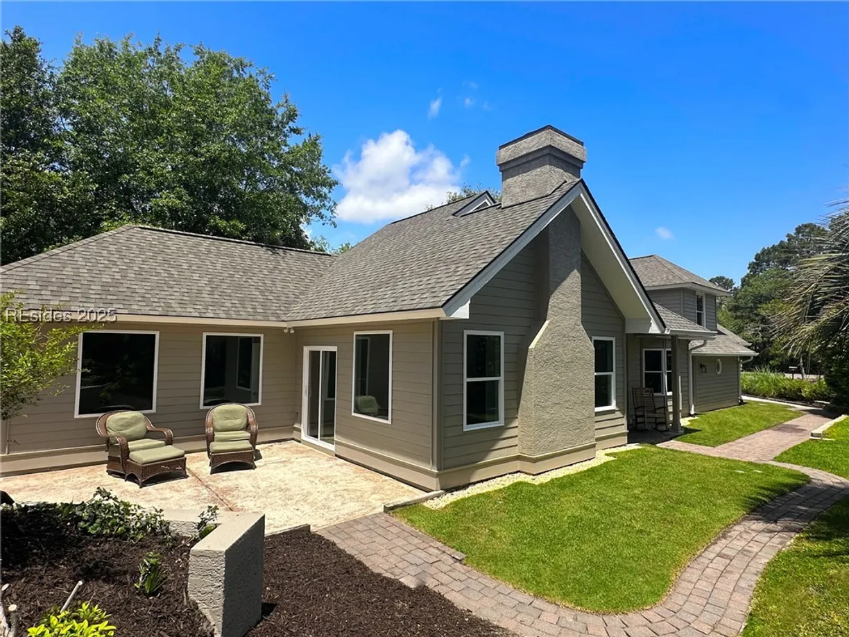 Charleston, SC Real Estate | View 10 Royal Pointe Drive | 3 Beds, 3 Baths