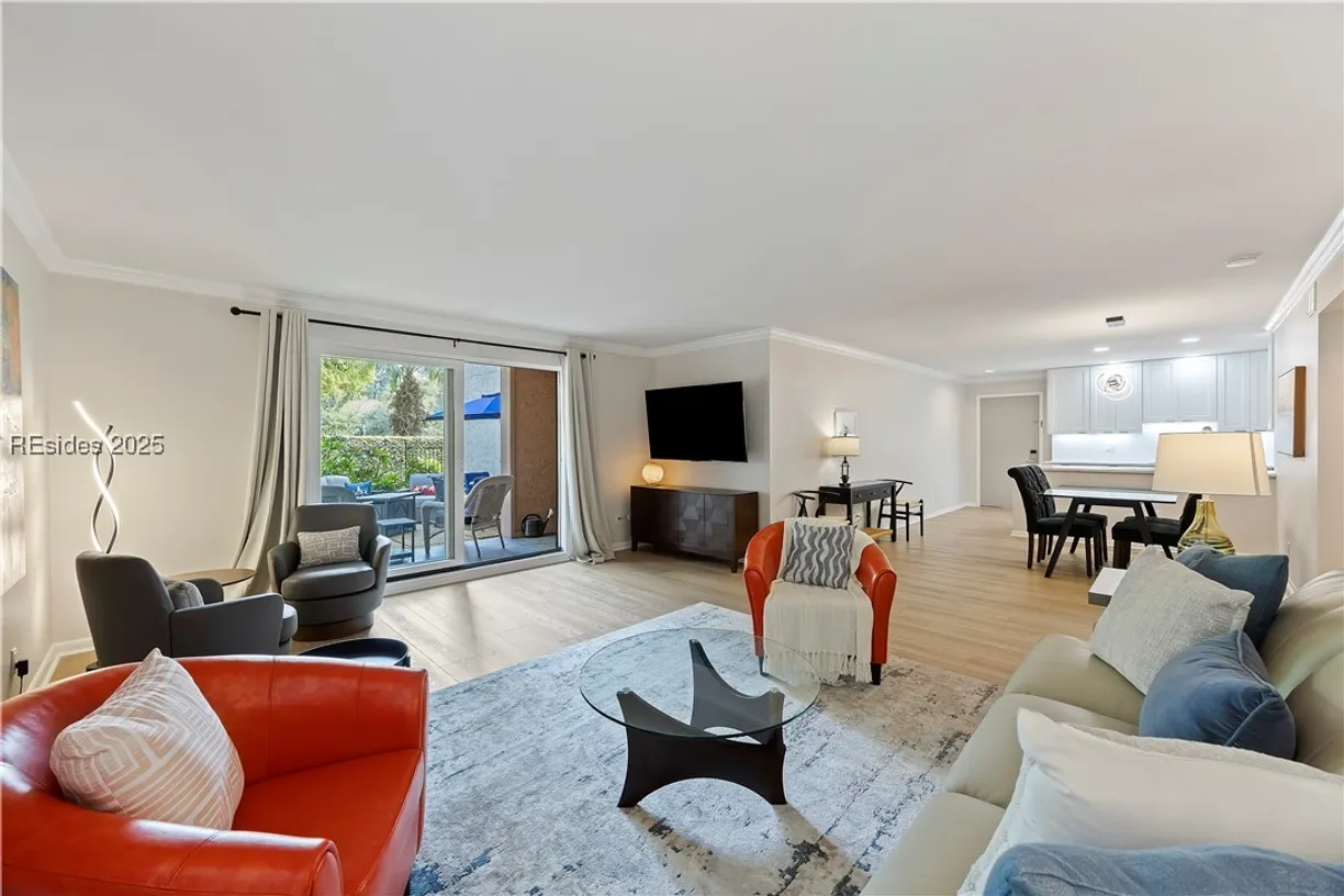 Charleston, SC Real Estate | View 2 Lighthouse Lane, 868 | 2 Beds, 2 Baths