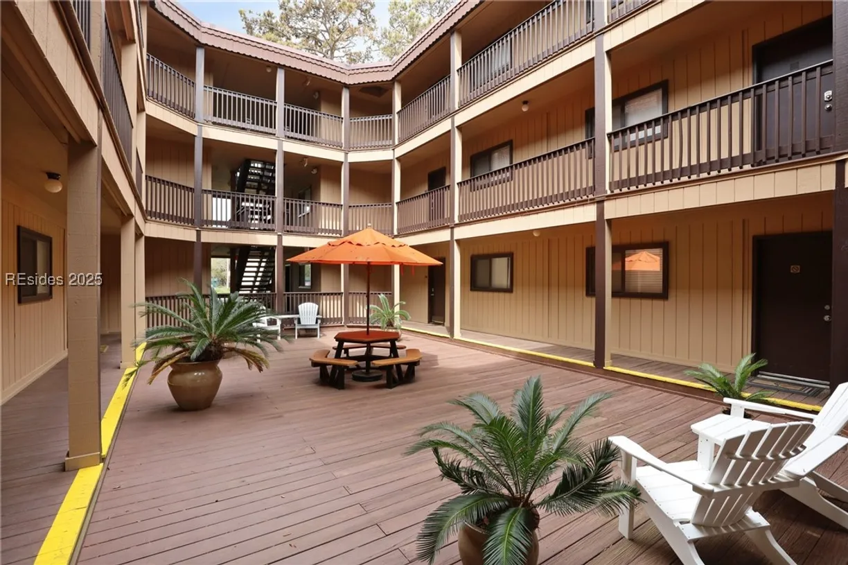 Charleston, SC Real Estate | View 40 Folly Field Road, F9 | Listing