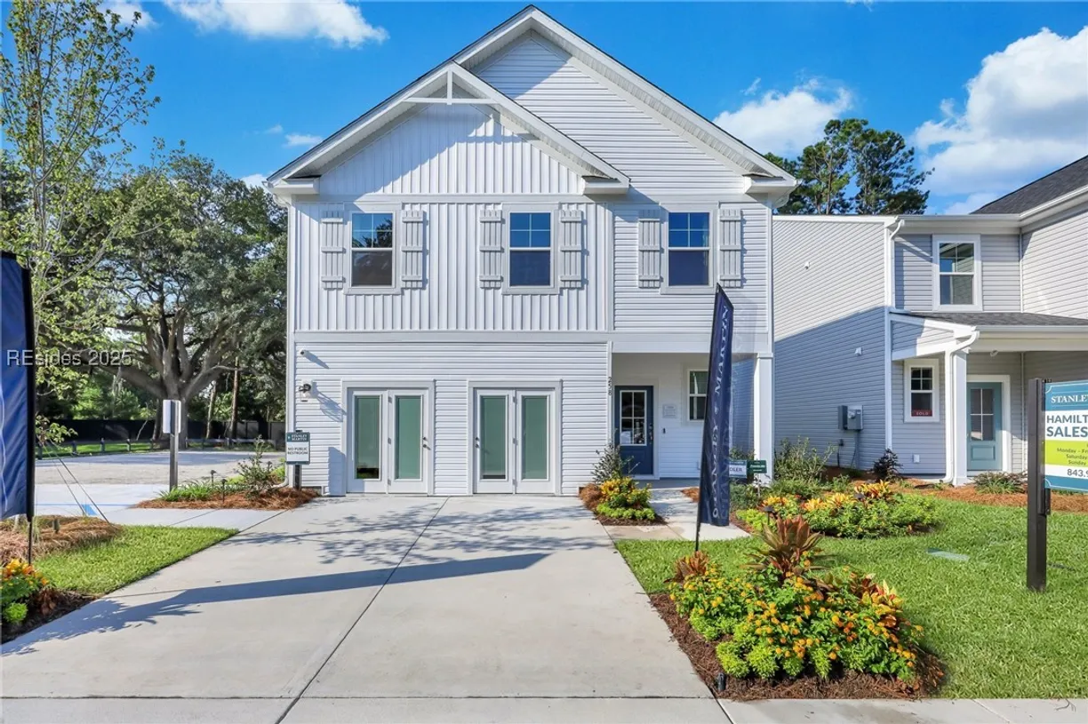 Charleston, SC Real Estate | View 258 Lockwood Drive | 4 Beds, 2 Baths