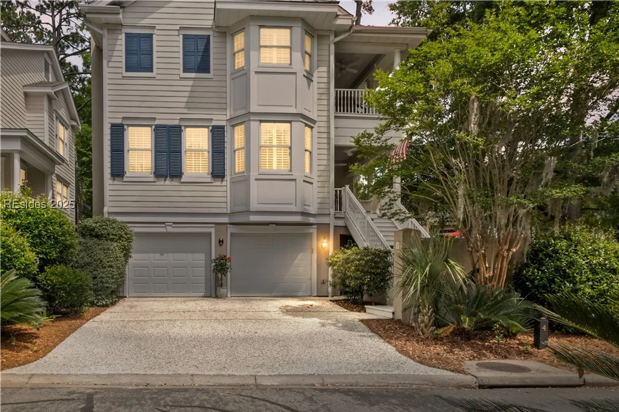 Charleston, SC Real Estate | View 4 Yacht Club Drive | 4 Beds, 4 Baths