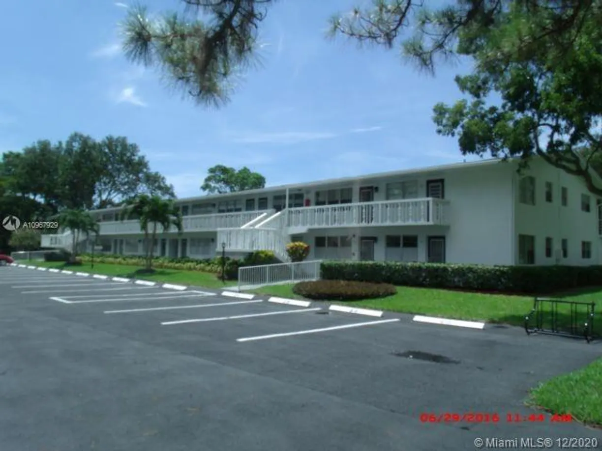 South Florida Real Estate | View 32 Keswick B, B | 1 Bed, 1 Bath