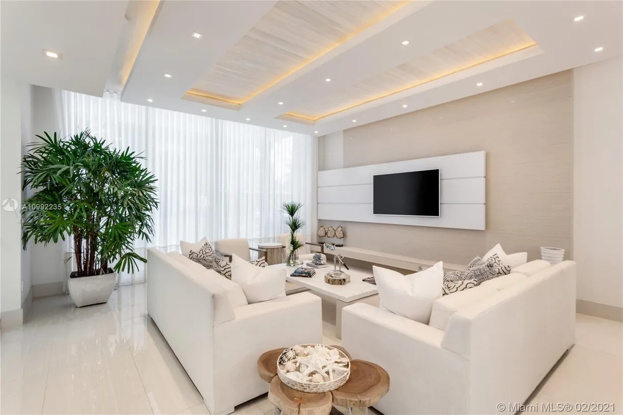 South Florida Real Estate | View 9501 Collins Ave, TH-2 | 4 Beds, 5 Baths