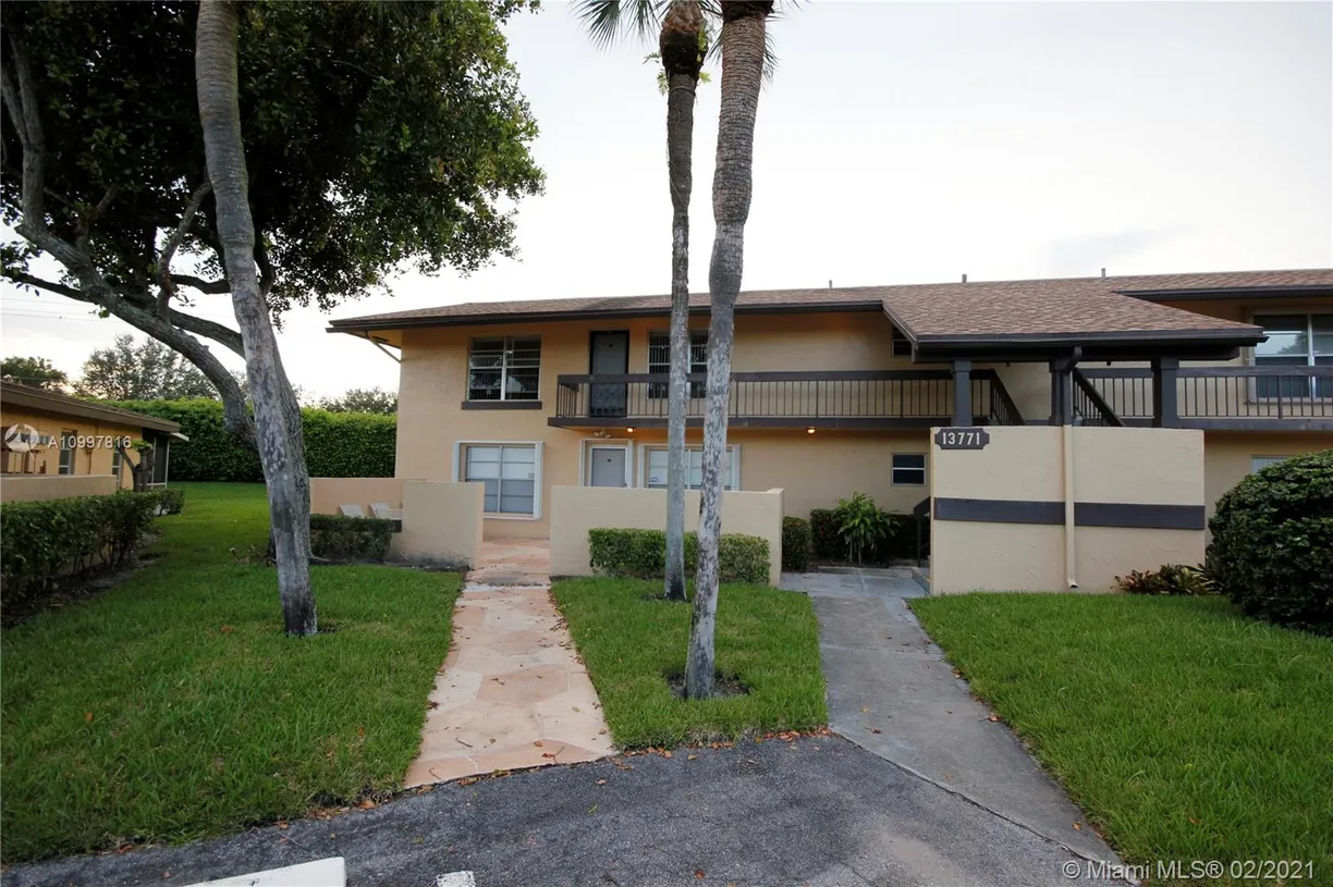 South Florida Real Estate | View 13771 Via Aurora, B | 2 Beds, 2 Baths