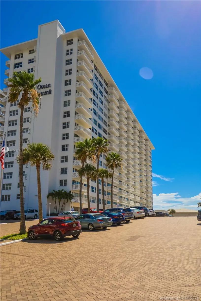 South Florida Real Estate | View 4010 Galt Ocean Dr, 208 | 1 Bed, 1 Bath
