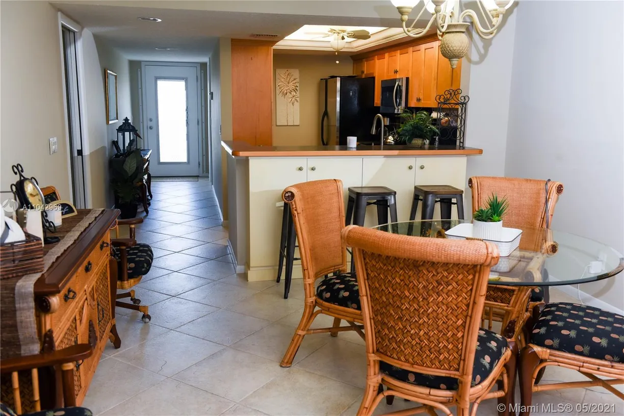 South Florida Real Estate | View 20 NE Plantation Rd, 306 | Listing