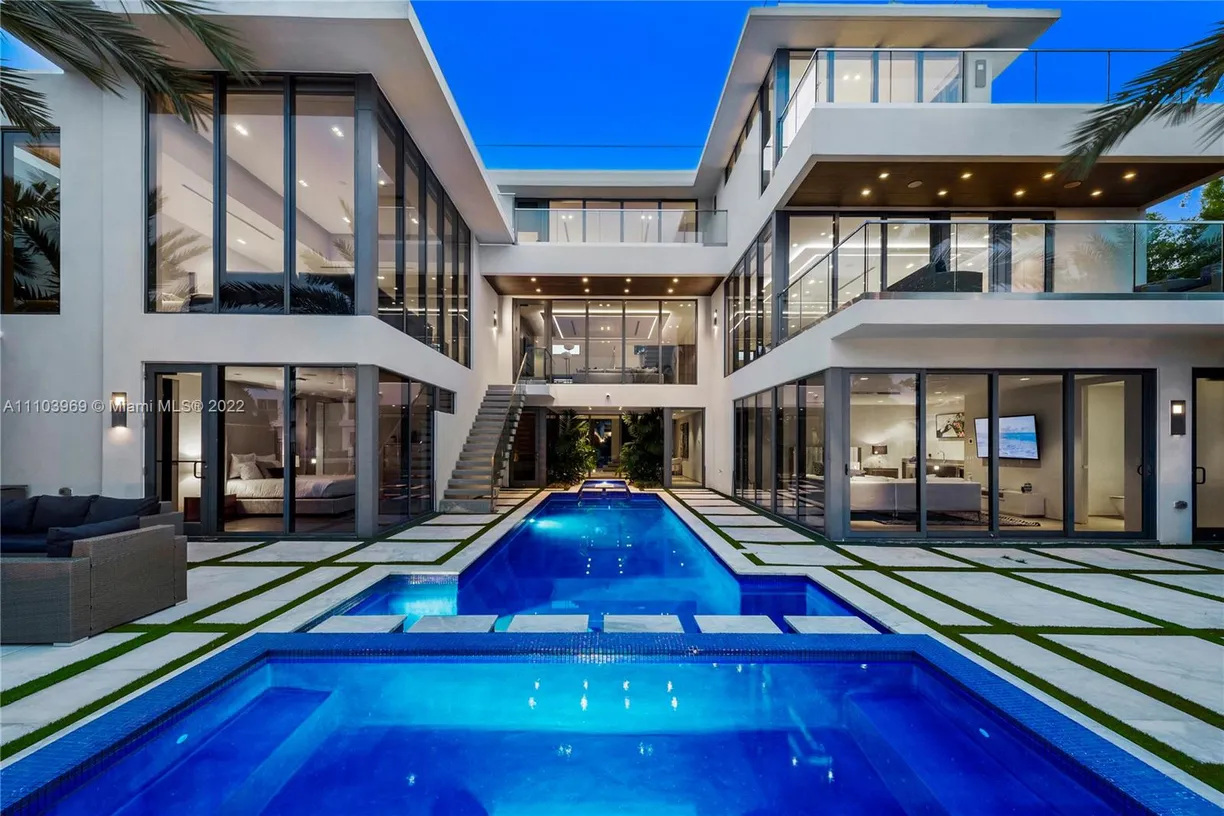 South Florida Real Estate | View 440 Mola Ave | Listing