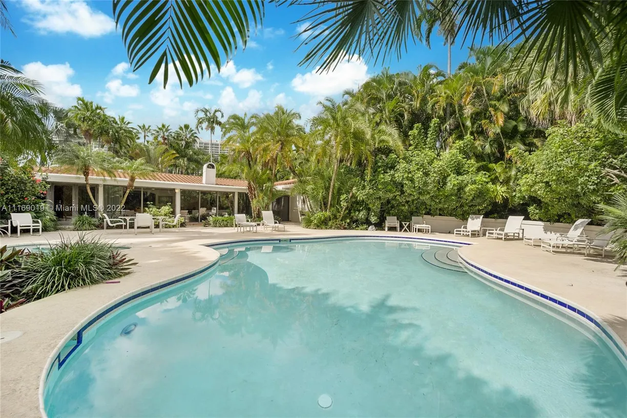South Florida Real Estate | View 278 S Island Is | 3 Beds, 4 Baths