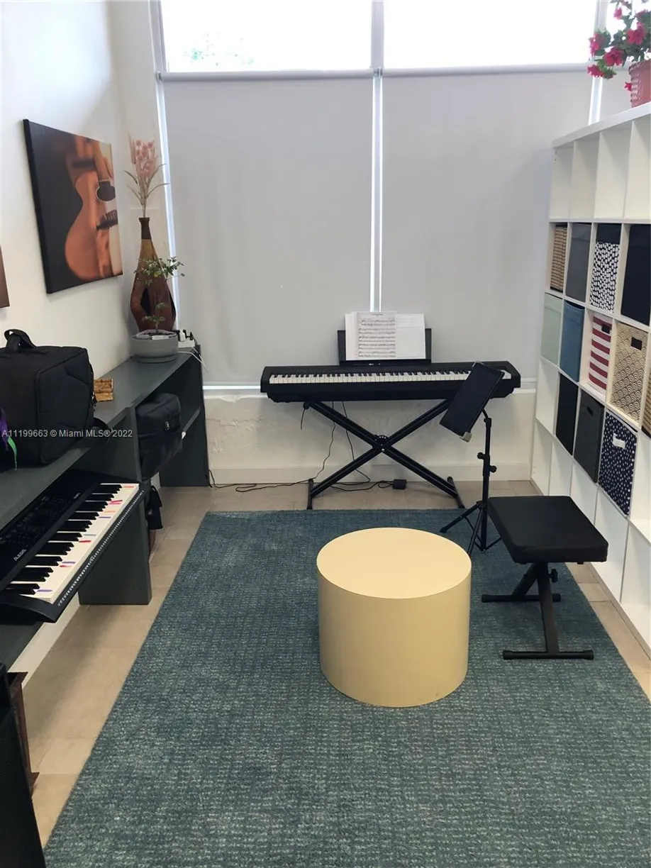 South Florida Real Estate | View 2300 N 23rd Ave | Listing