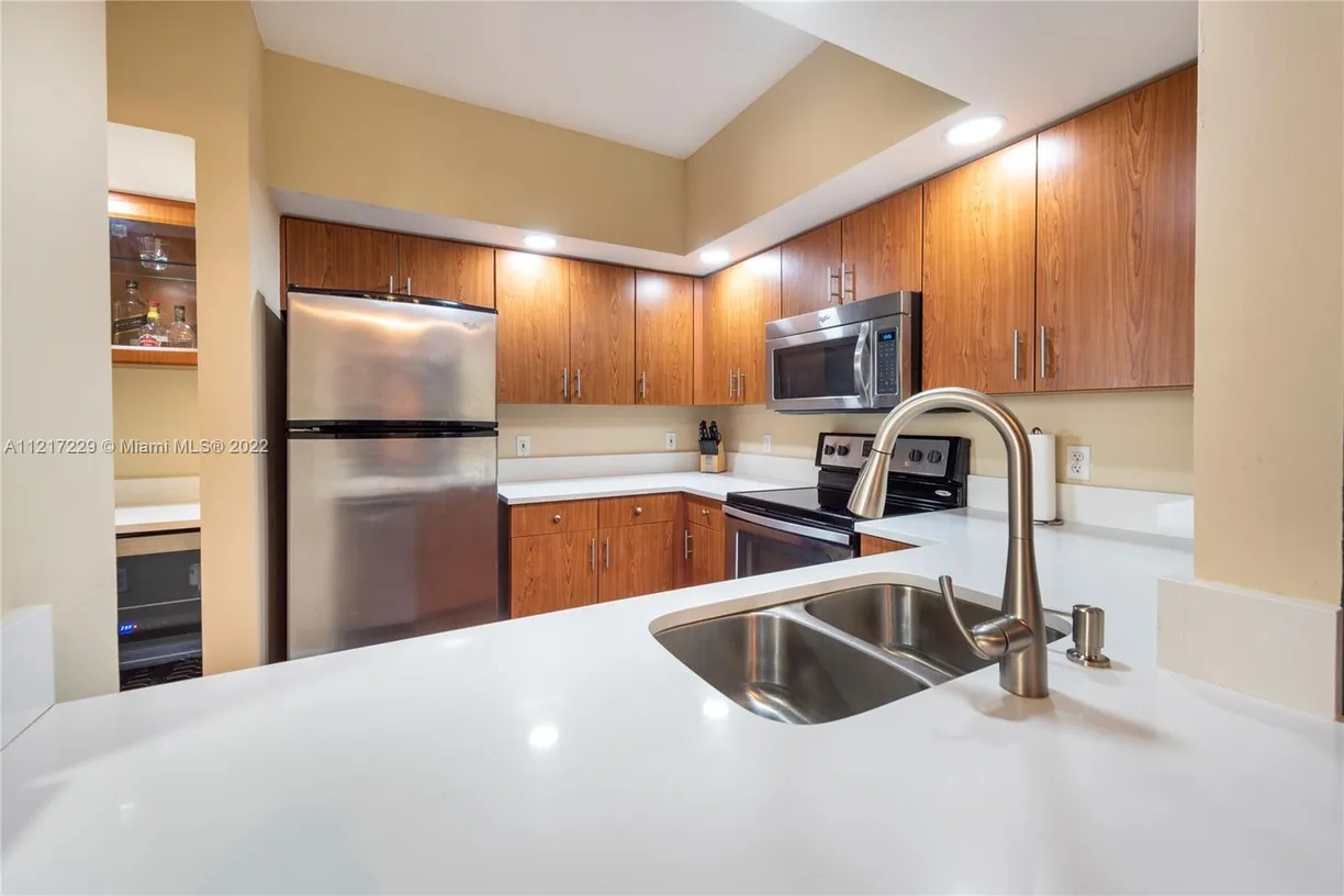 South Florida Real Estate | View 100 Federal Hwy, 1021 | 2 Beds, 2 Baths