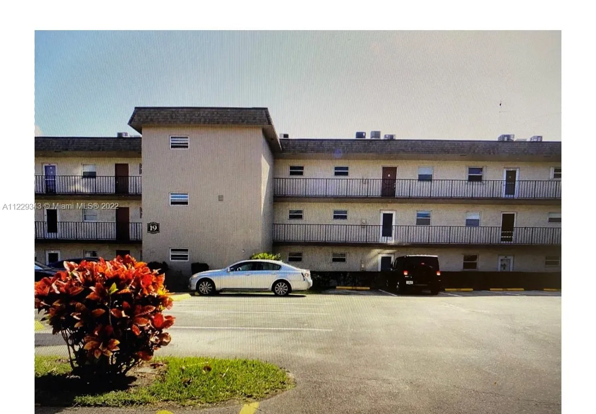 South Florida Real Estate | View 719 Lori Dr, 201 | 1 Bed, 1 Bath