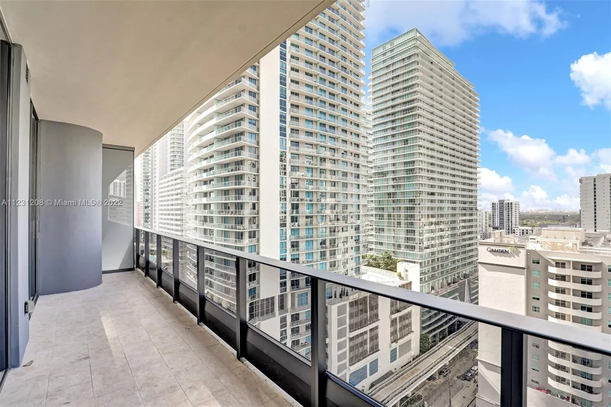 South Florida Real Estate | View 1000 Brickell Plaza, 1904 | 1 Bed, 1 Bath