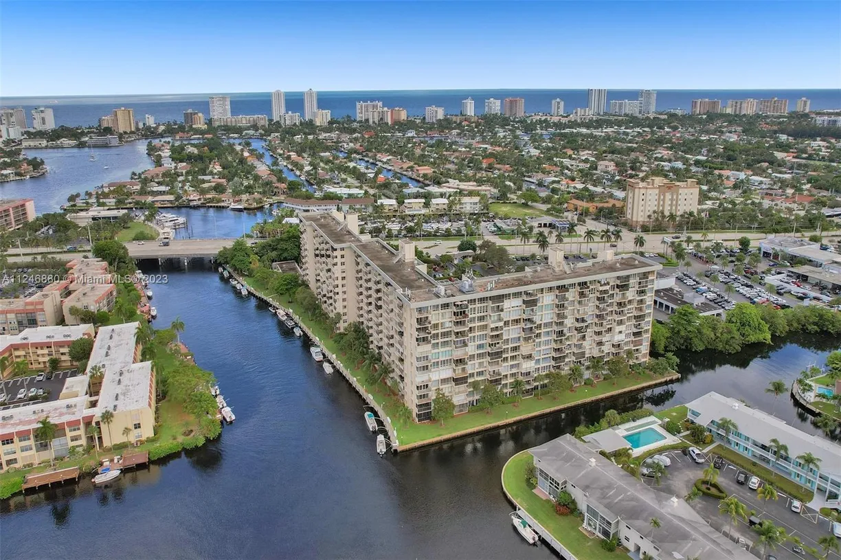 South Florida Real Estate | View 801 S Federal Hwy, 421 | 2 Beds, 2 Baths