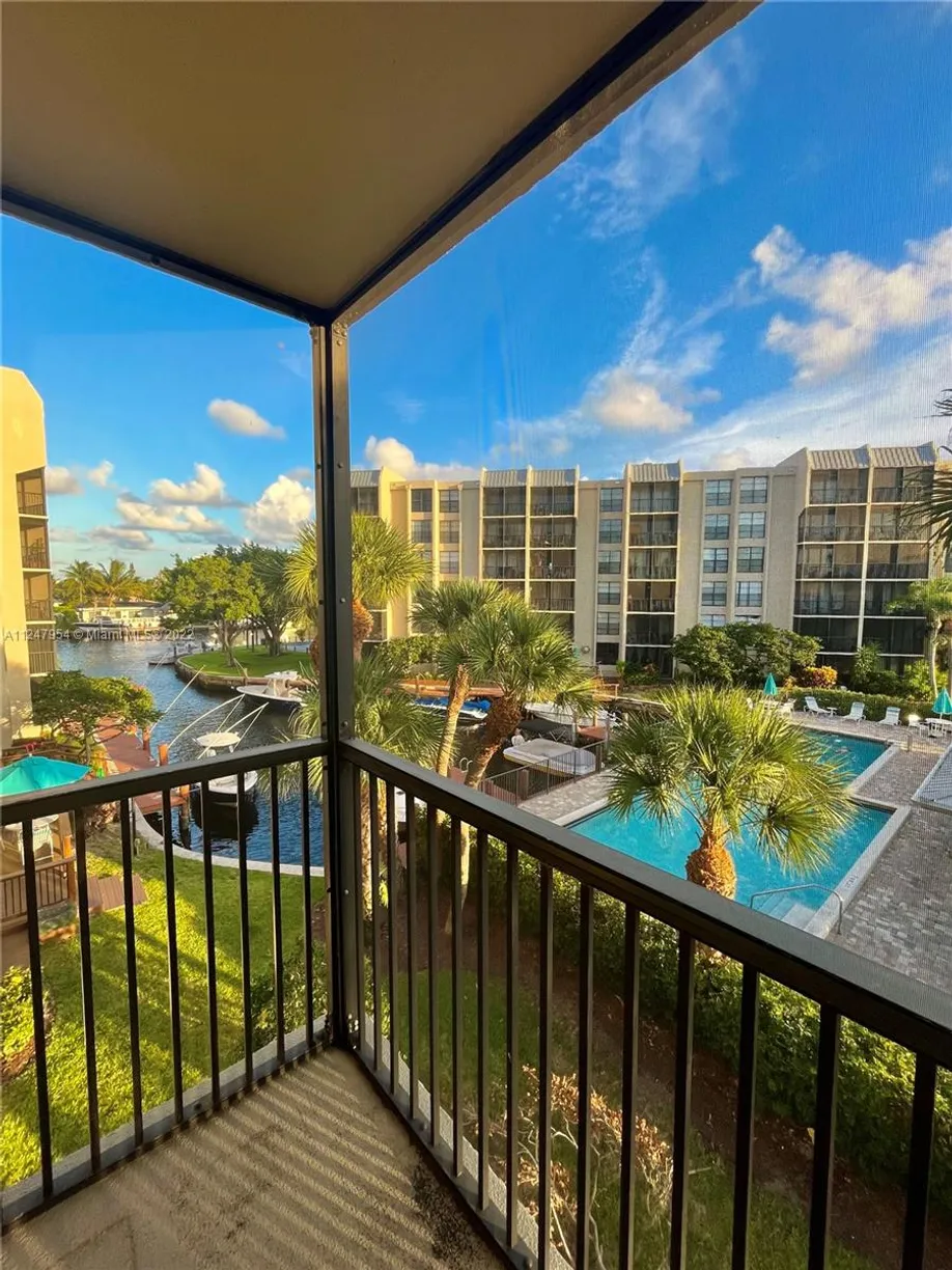 South Florida Real Estate | View 20 Royal Palm Way, 3060 | 2 Beds, 2 Baths