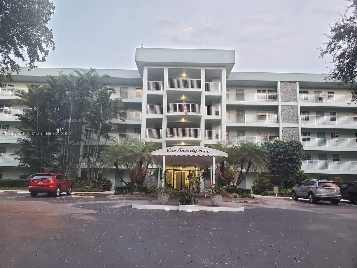 South Florida Real Estate | View 802 Cypress Grove Ln, 404 | 3 Beds, 2 Baths