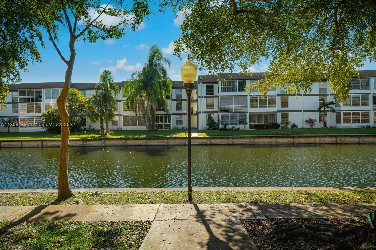 South Florida Real Estate | View 8360 Sands Point Blvd, G306 | 1 Bed, 1 Bath