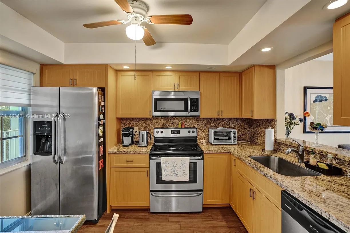 South Florida Real Estate | View 802 Cypress Grove Ln, 401 | 3 Beds, 2 Baths