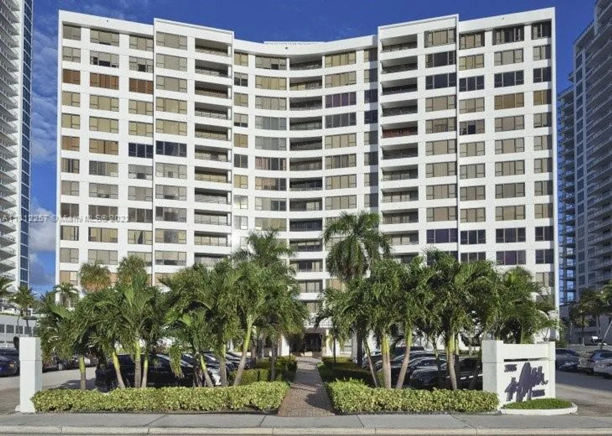 South Florida Real Estate | View 3505 S Ocean Dr, 108 | 1 Bath