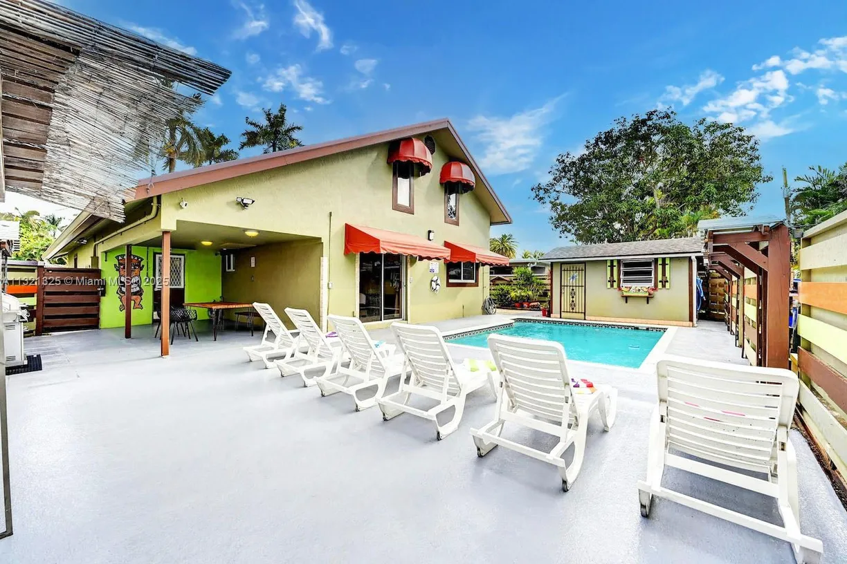 South Florida Real Estate | View 1020 N 13th Ter | Listing