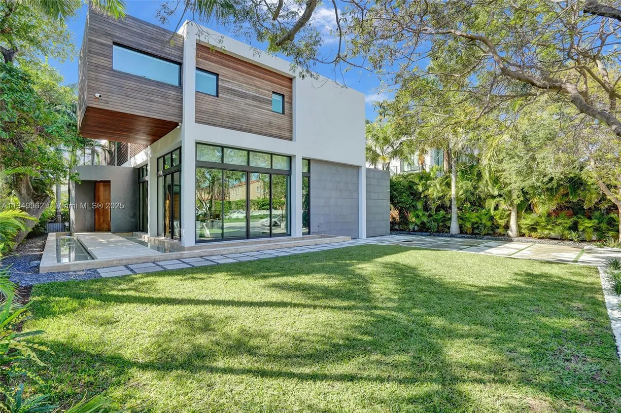 South Florida Real Estate | View  | 6 Beds, 6 Baths