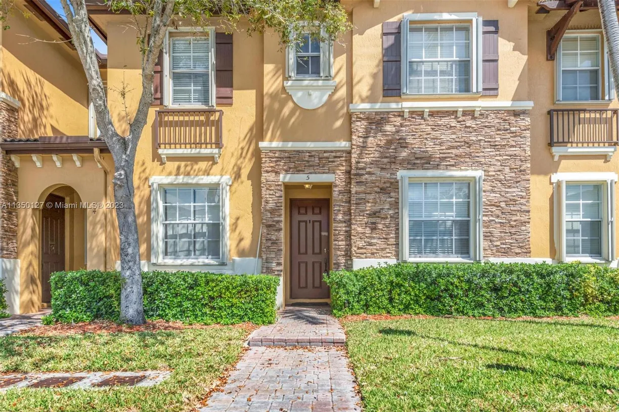 South Florida Real Estate | View 9155 SW 227th St, 5 | 2 Beds, 2 Baths