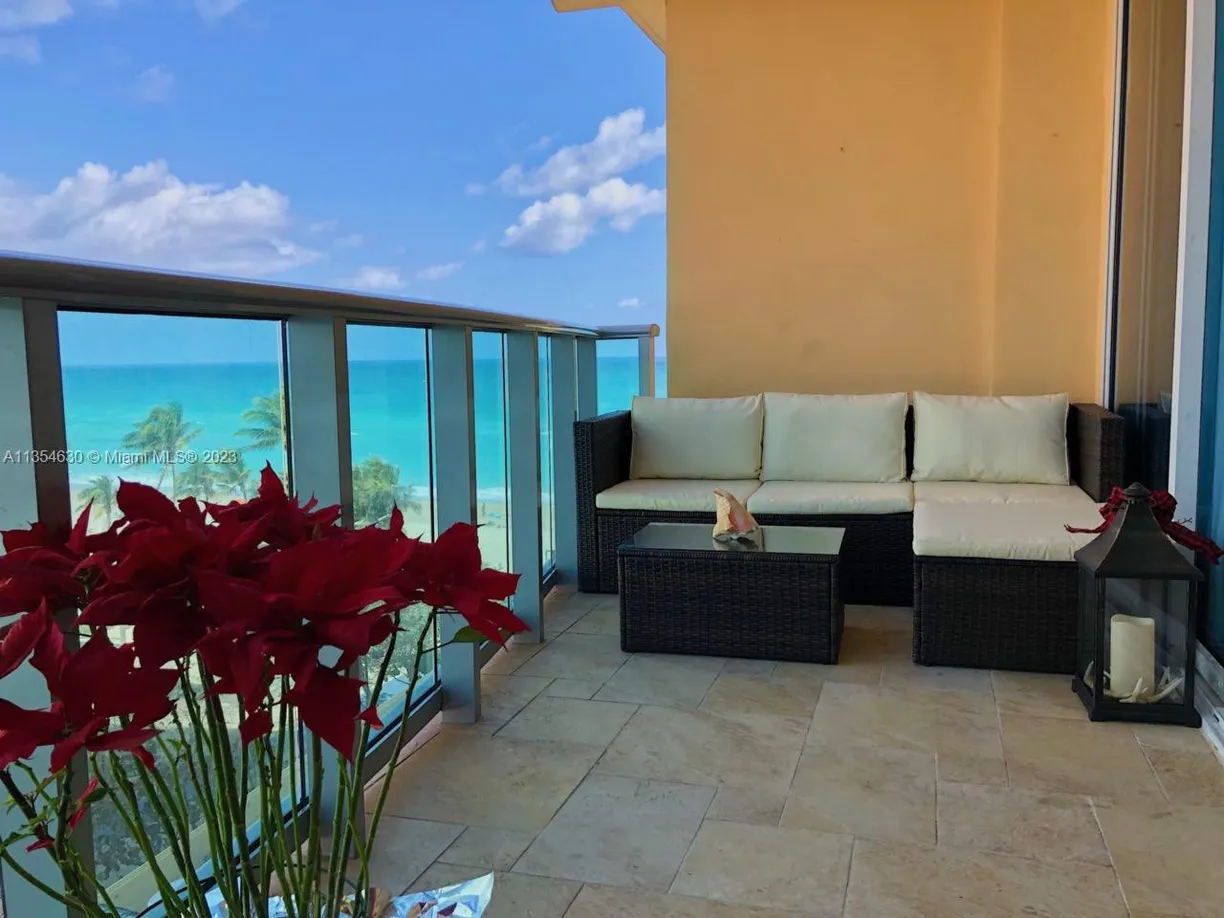 South Florida Real Estate | View 2501 S Ocean Dr, 605 (Available 15 May | 1 Bath