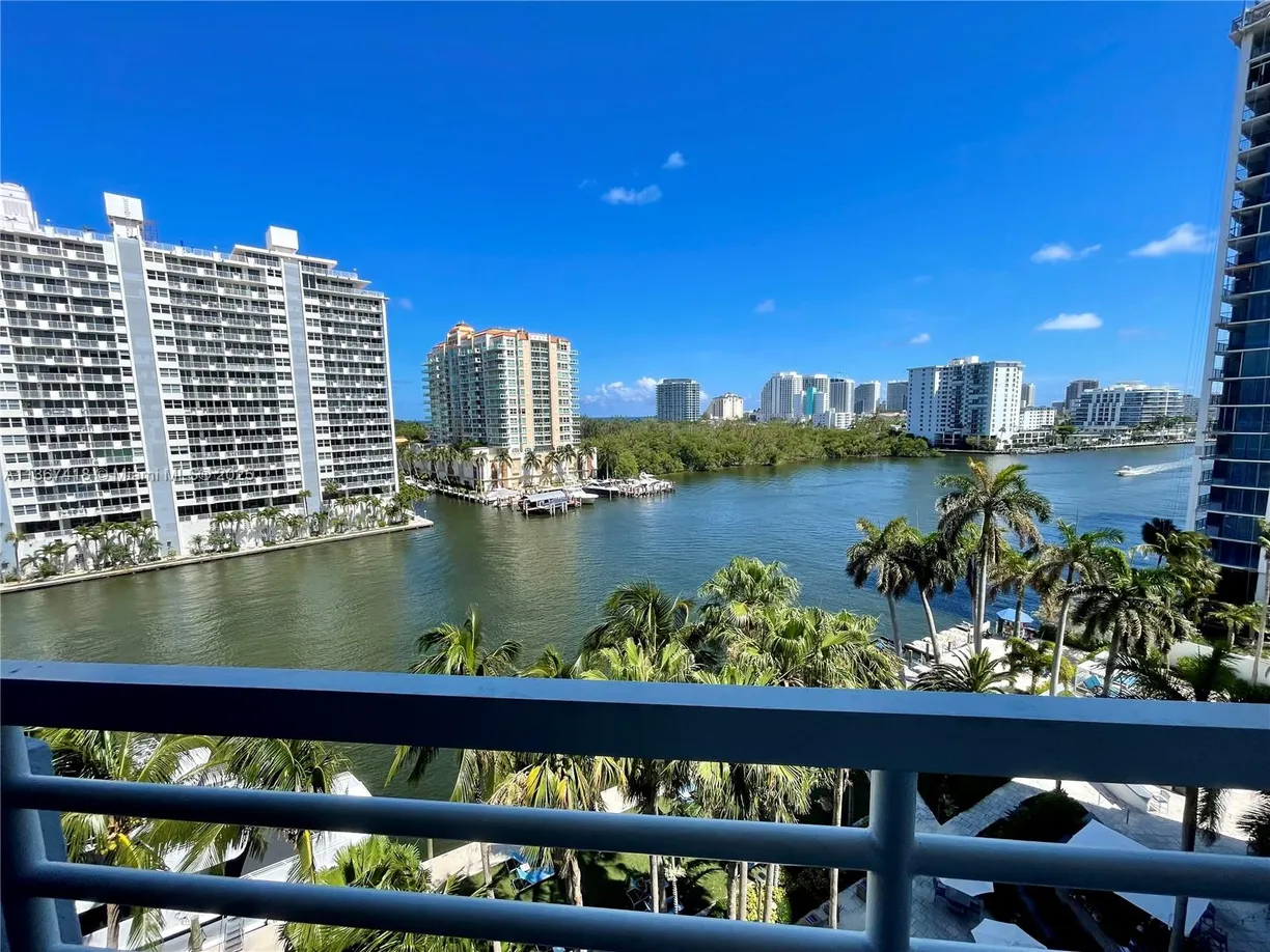South Florida Real Estate | View 2670 E Sunrise Blvd, 722 | 1 Bed, 1 Bath