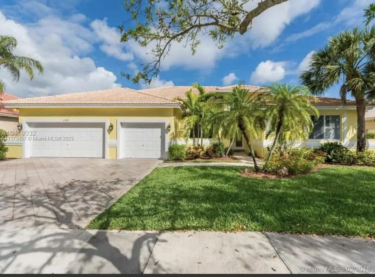 South Florida Real Estate | View 12841 Country Glen Dr | 5 Beds, 3 Baths