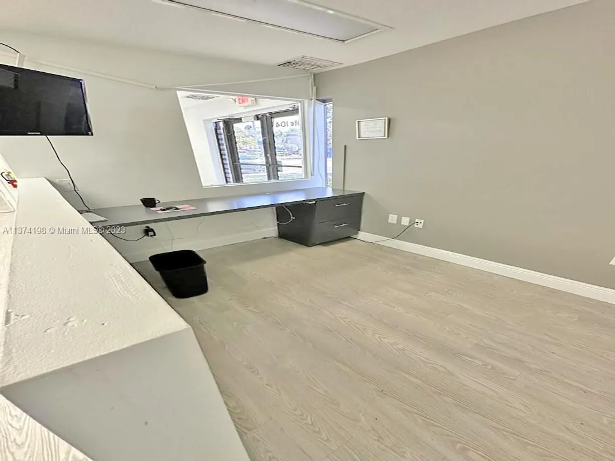 South Florida Real Estate | View 3000 Stirling Rd | Listing