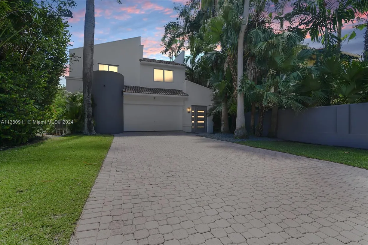 South Florida Real Estate | View 147 Golden Beach Dr | 4 Beds, 2 Baths