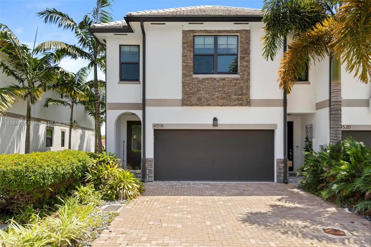 South Florida Real Estate | View 4518 E Aqua Bella Ln, 4518 | 3 Beds, 2 Baths