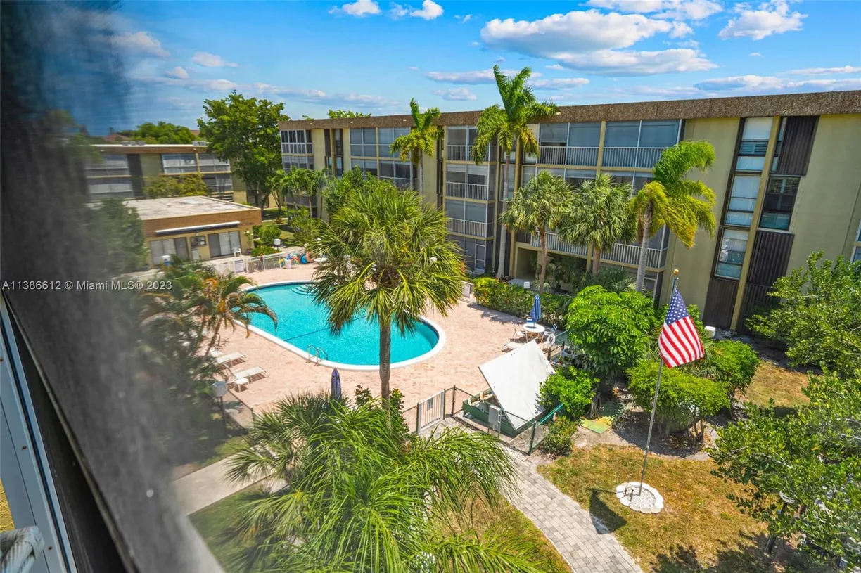 South Florida Real Estate | View 367 Federal Hwy, A415 | 2 Beds, 2 Baths